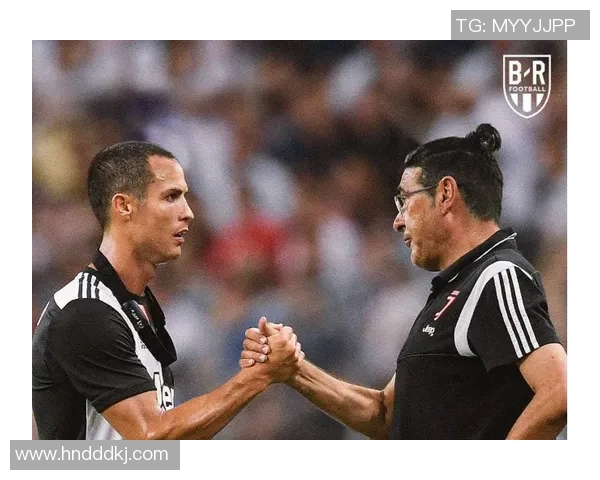 伞状头型的足球明星们如何在赛场上展现独特魅力与风采