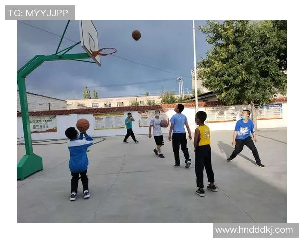 篮球明星与孩子们的温馨互动视频展现亲子时光的快乐与成长